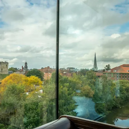 Castle Outlook At Ryedale House ヨーク