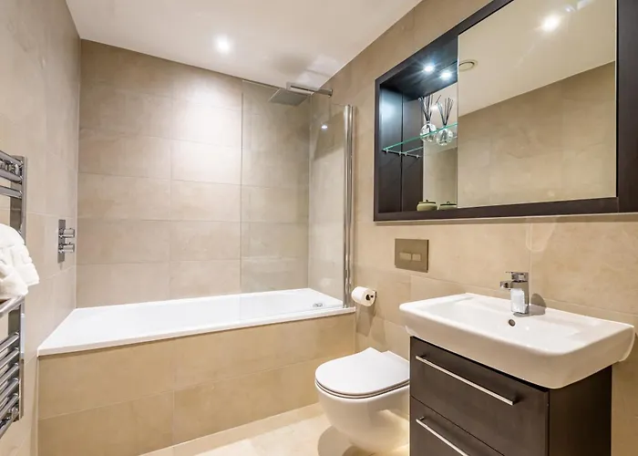 Castle Outlook At Ryedale House Apartment